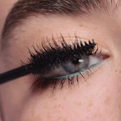 Maybelline 001 Pitch Black - Mascara SNAPSCARA De... -Magazinul Boutique 001 pitch black mascara snapscara de gemey maybelline 2