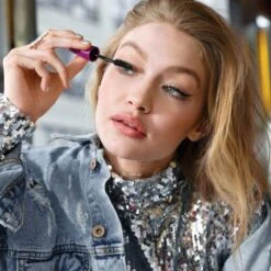 Maybelline Black Drama - Mascara Volum’Express The... -Magazinul Boutique black drama mascara volumexpress the falsie de maybelline new york 2